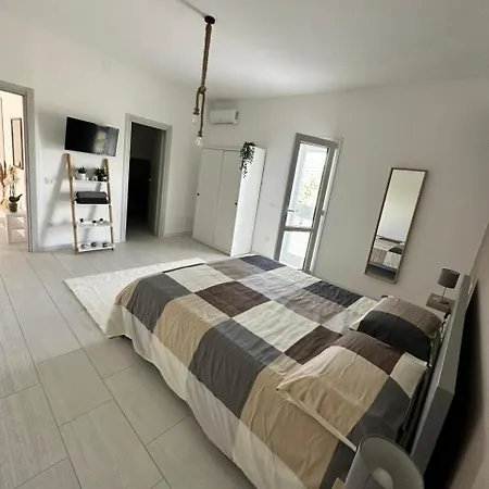 Latina Aparthotel Solarino