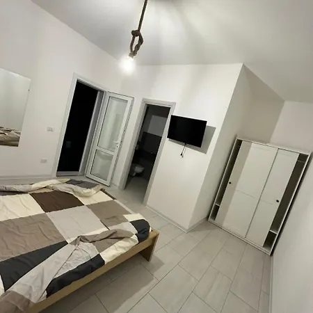 Aparthotel Latina
